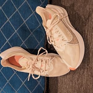 Nike Zoom Gravity Women's 9.5 sneaker